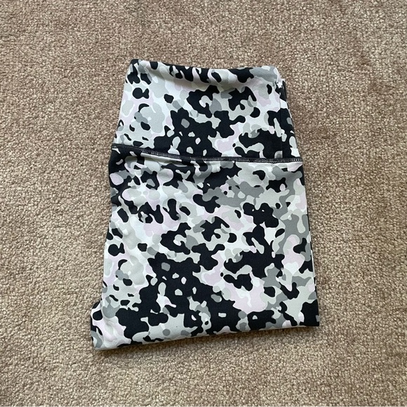 Victoria Secret Sport Leggings - Picture 2 of 4